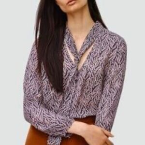 Aritzia Talula Tie One On Black and Cream Blouse